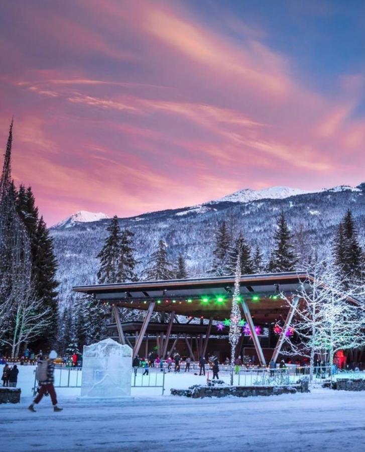 Tyndalstone Lodge 3 Bedroom In The Heart Of Village North Whistler Kültér fotó