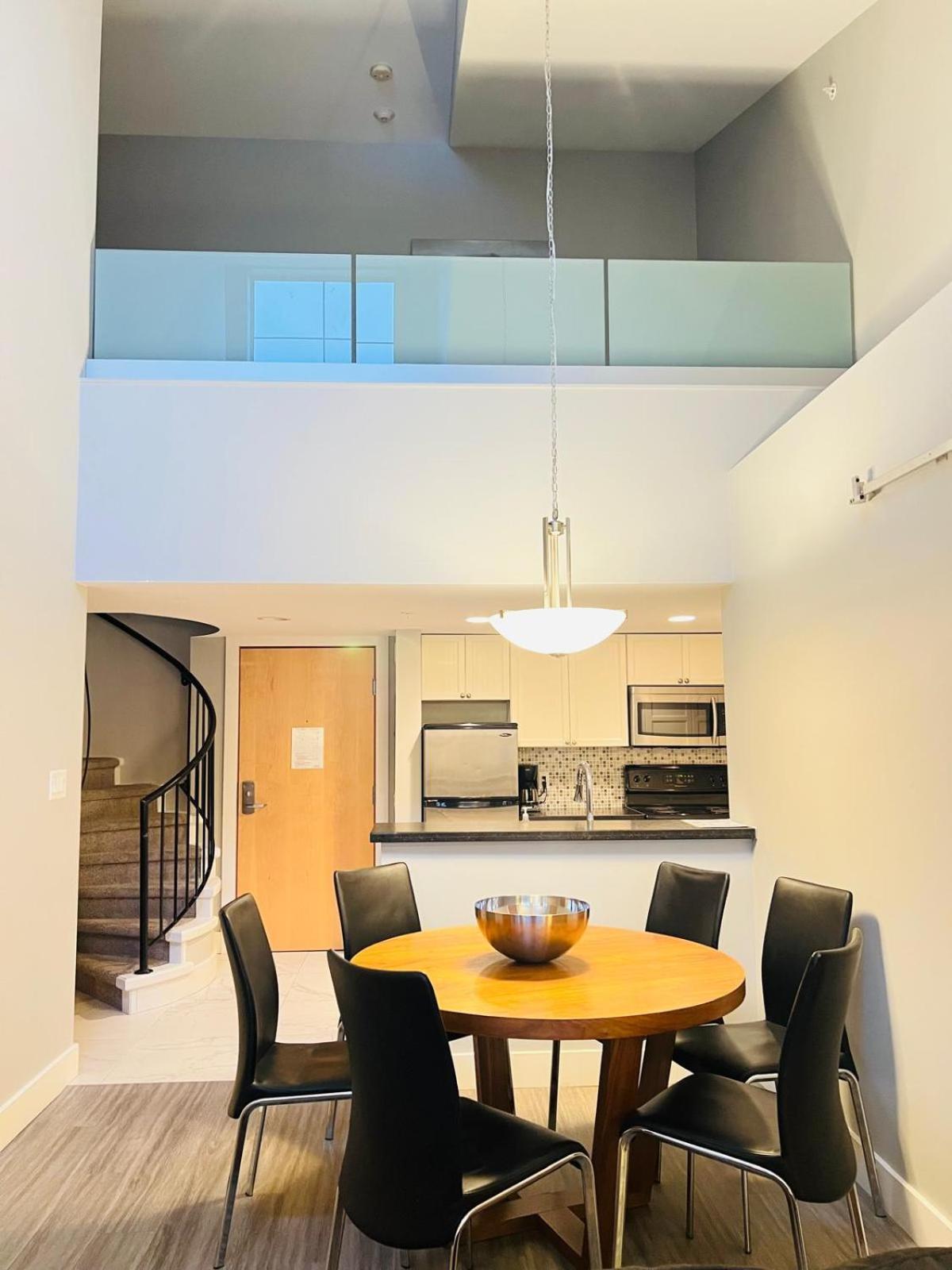 Tyndalstone Lodge 3 Bedroom In The Heart Of Village North Whistler Kültér fotó
