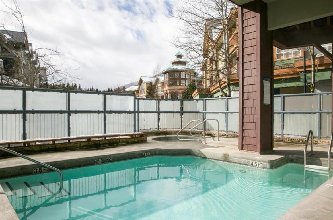 Tyndalstone Lodge 3 Bedroom In The Heart Of Village North Whistler Kültér fotó