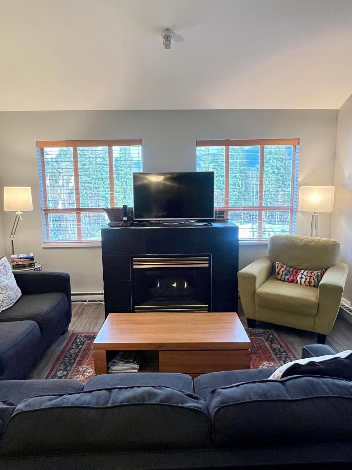 Tyndalstone Lodge 3 Bedroom In The Heart Of Village North Whistler Kültér fotó