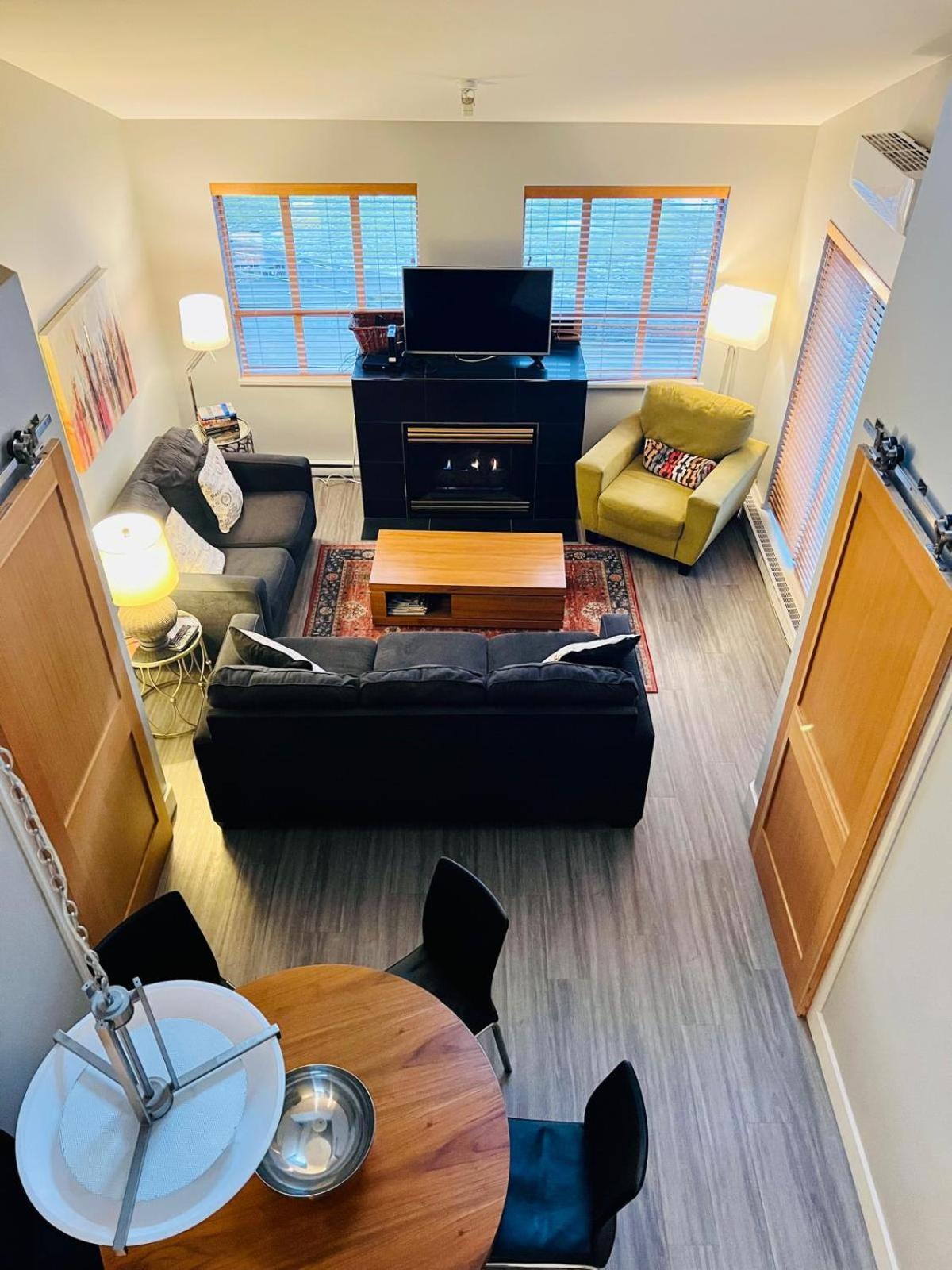 Tyndalstone Lodge 3 Bedroom In The Heart Of Village North Whistler Kültér fotó