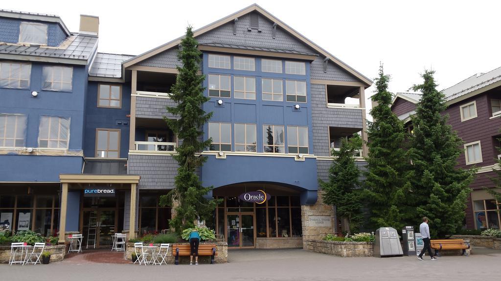 Tyndalstone Lodge 3 Bedroom In The Heart Of Village North Whistler Kültér fotó