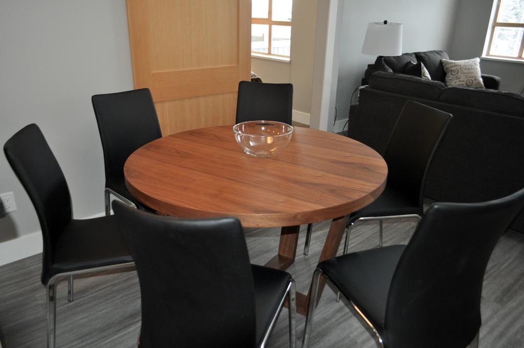 Tyndalstone Lodge 3 Bedroom In The Heart Of Village North Whistler Kültér fotó