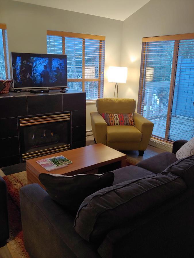 Tyndalstone Lodge 3 Bedroom In The Heart Of Village North Whistler Kültér fotó