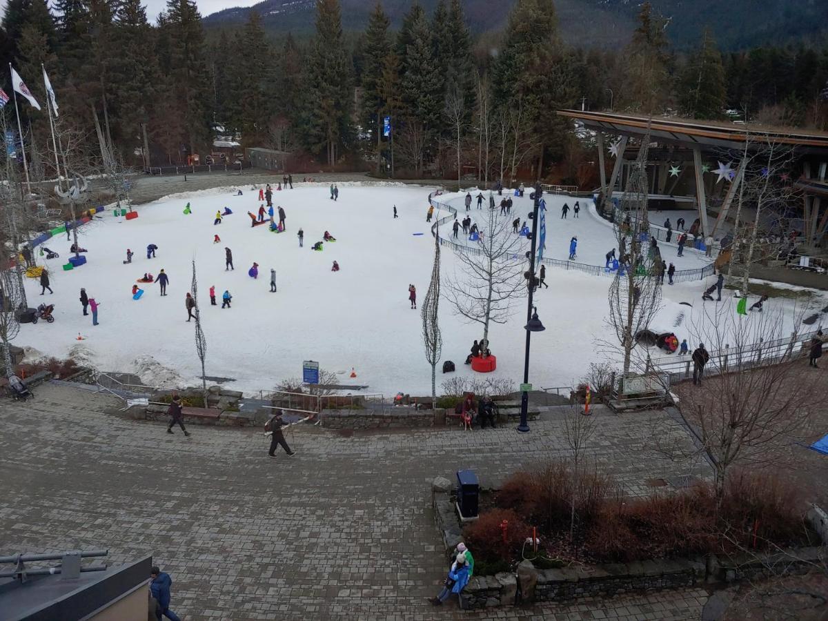 Tyndalstone Lodge 3 Bedroom In The Heart Of Village North Whistler Kültér fotó