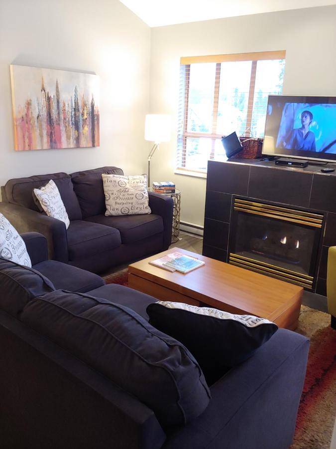 Tyndalstone Lodge 3 Bedroom In The Heart Of Village North Whistler Kültér fotó