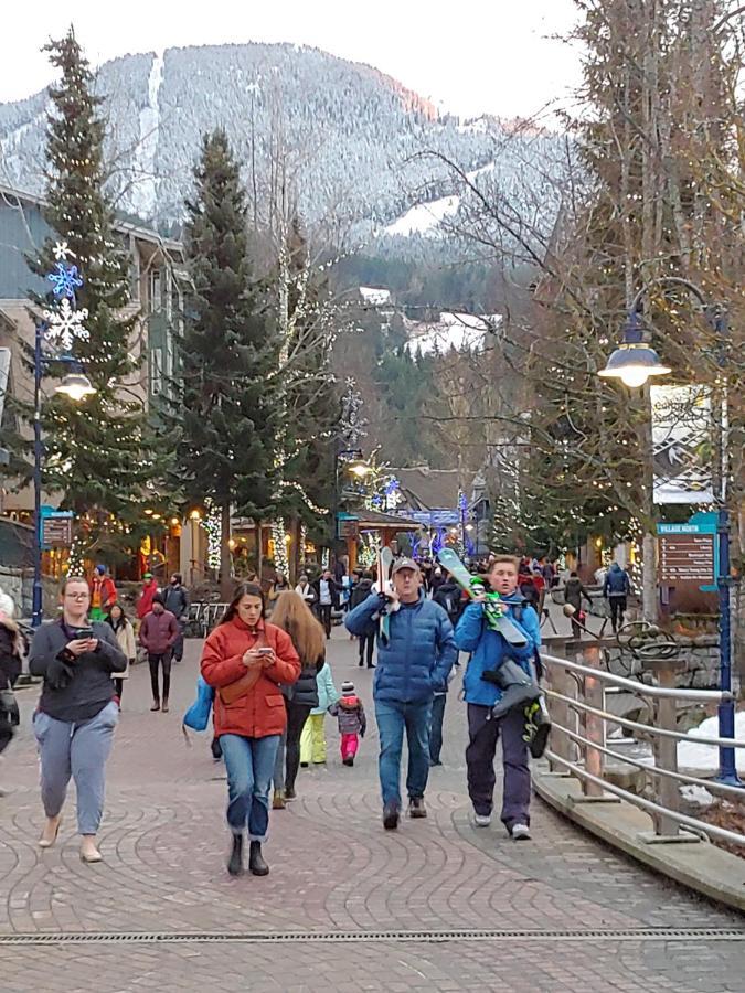 Tyndalstone Lodge 3 Bedroom In The Heart Of Village North Whistler Kültér fotó